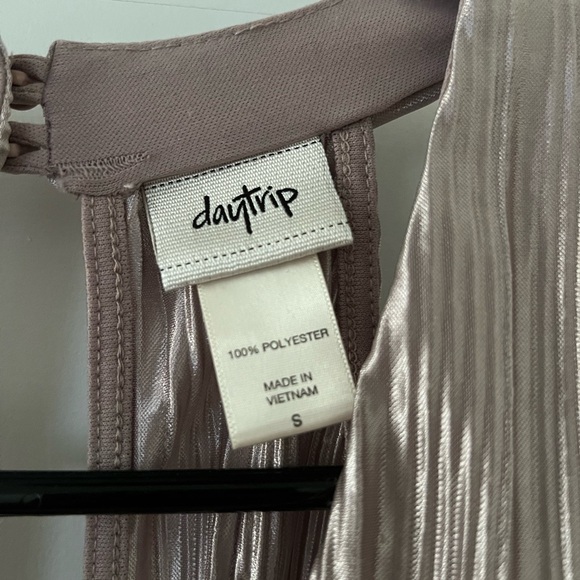 Daytrip Pleated Tank - Picture 3 of 3